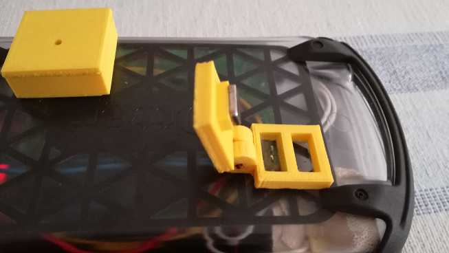 Keep the switch lid open during the dive